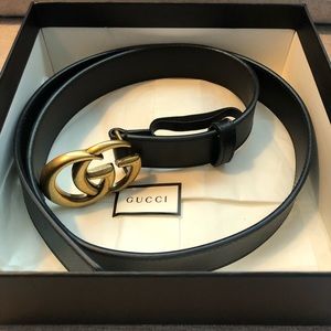 Size 85 like new Gucci Belt